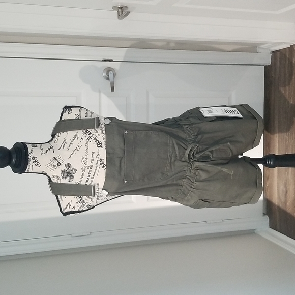 Almost Famous Pants - NWT Olive Green Shortalls from Nordstrom Size Medium - Overalls